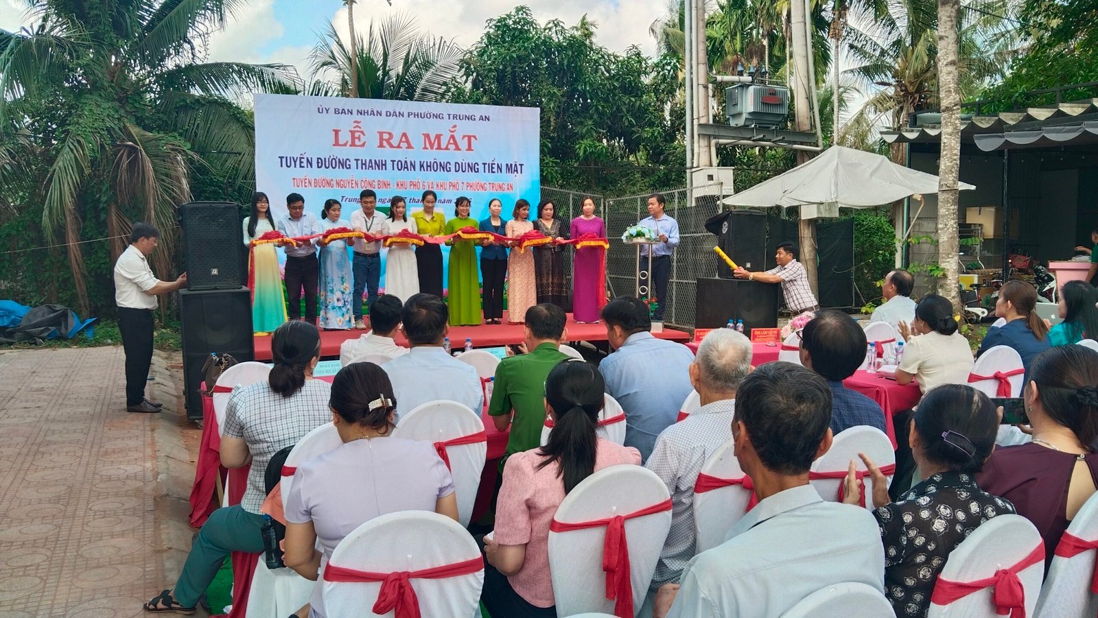 Phường Trung An ra mắt tuyến đường thanh toán không dung tiền mặt